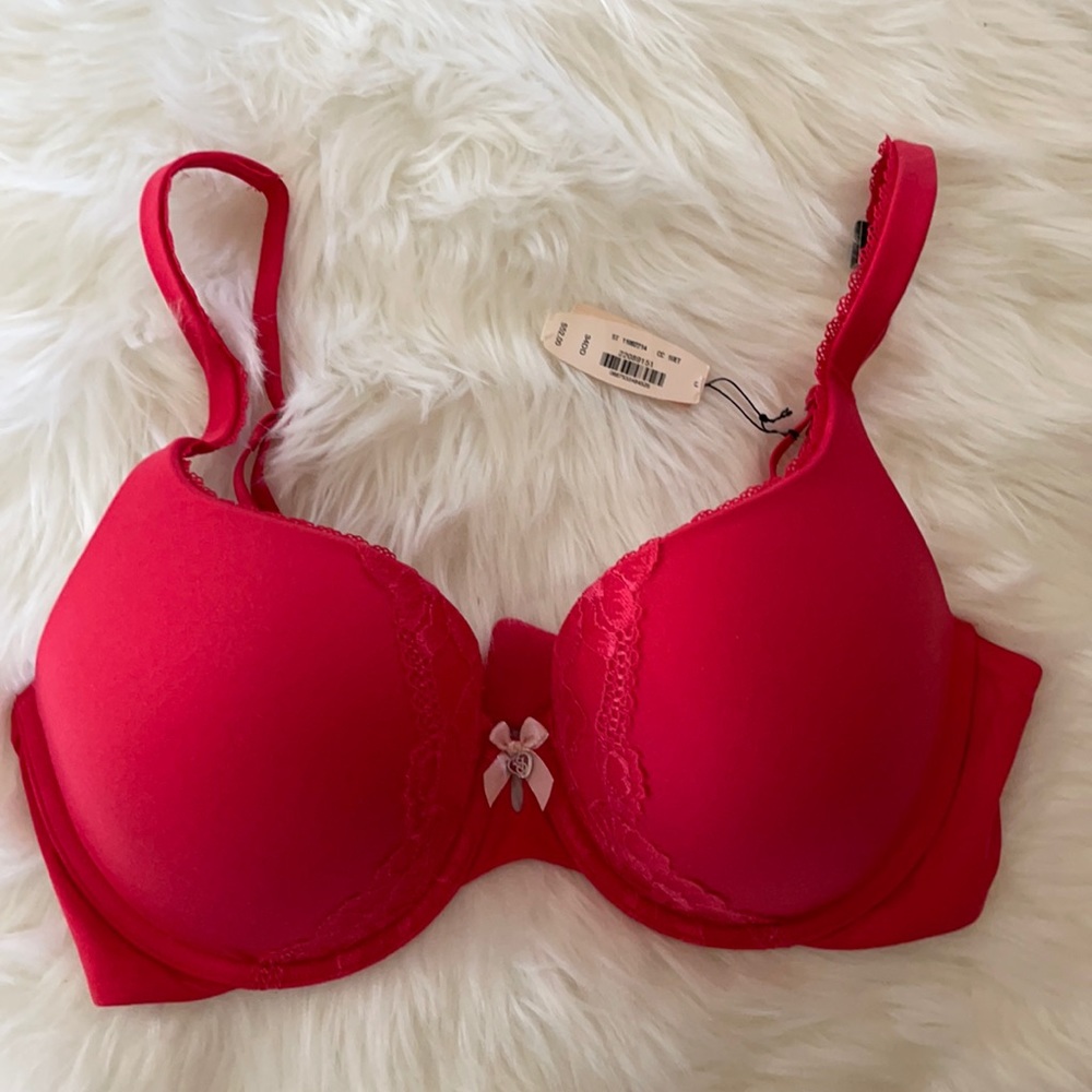 Victoria’s Secret bra!